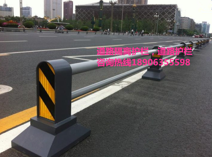 道路護欄，道路隔離柱，隔離墩